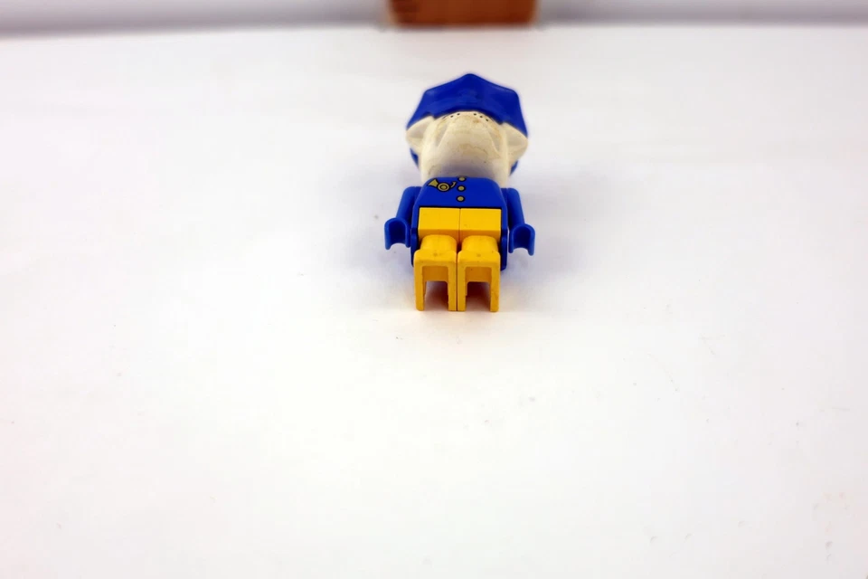 Lego Fabuland 3603 Boris Bulldog Postman Figure ONLY as Pictured - Image 4 of 4