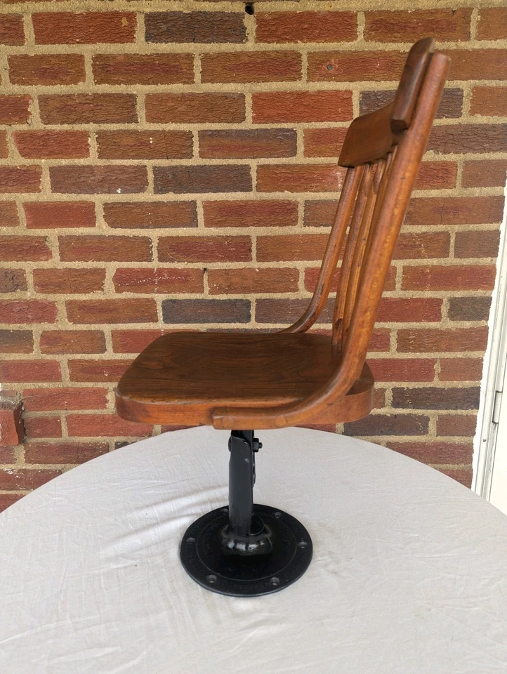 Silla ajustable de hierro fundido y roble Chandler The Boston Foto 4 de 4