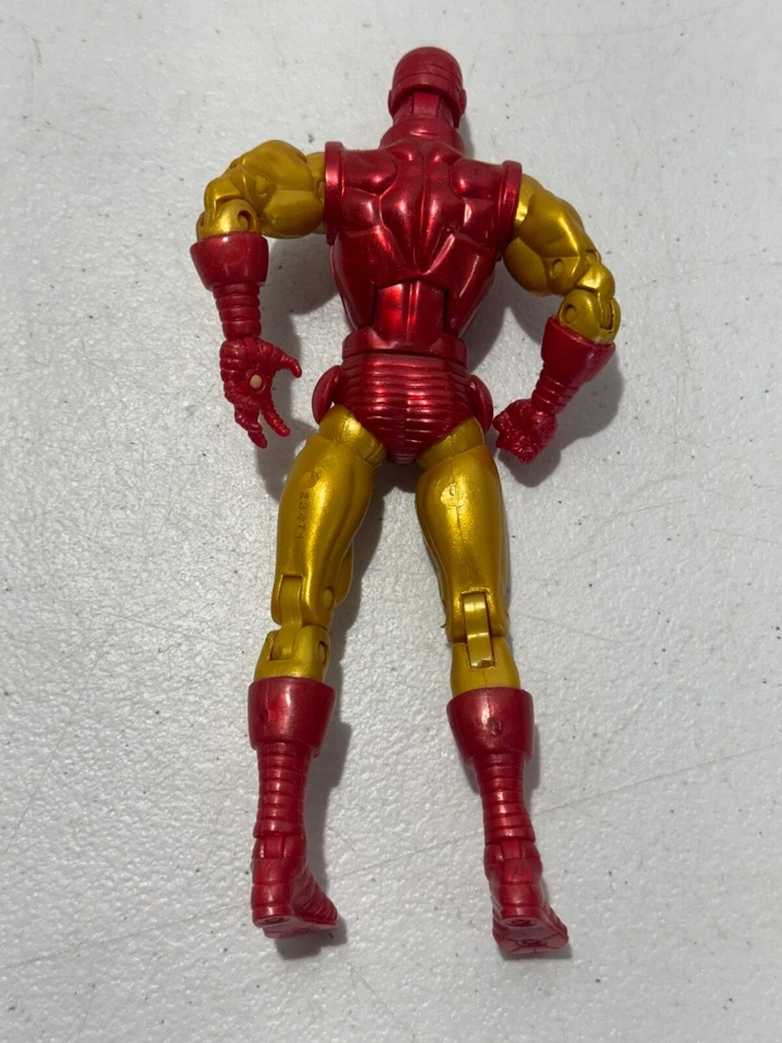 MARVEL LEGENDS IRON MAN CLASSIC FROM IRON MONGER SERIES HASBRO 2012 - Image 2 of 4