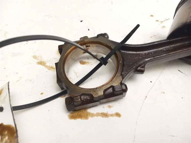 2002 FORD EXPLORER ENGINE PISTON - Image 2 of 4