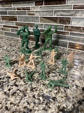 Greenbrier International Lot 16 Vintage 3 Large 4" Green Army Men Soldier Figure