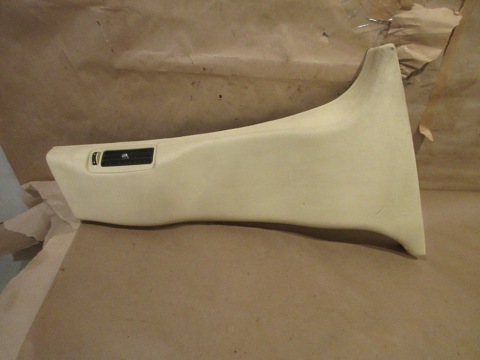 Maserati Quattroporte - RH Lower B-Pillar Cover Trim - Cream - P/N 981388000