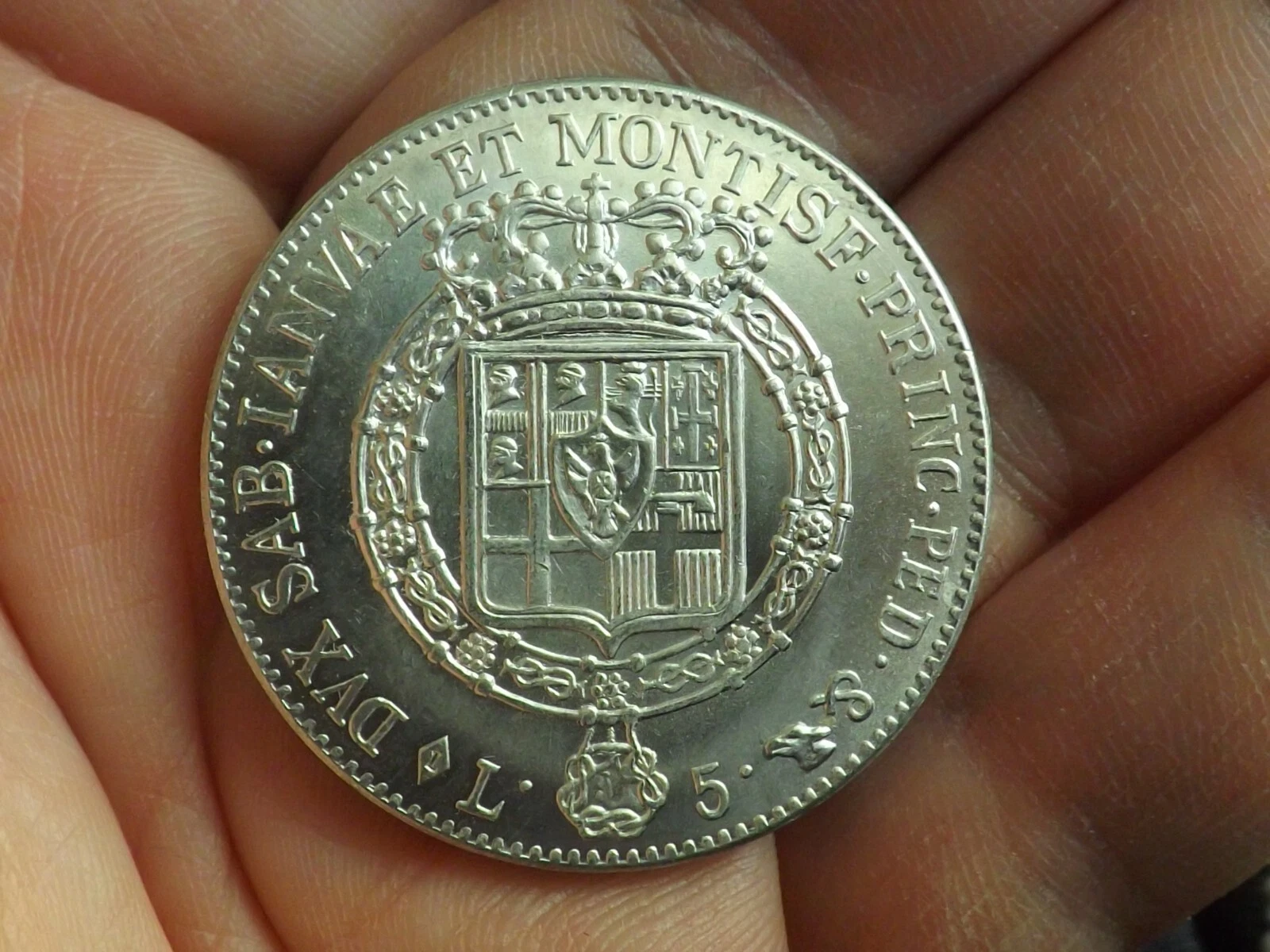 Foto 1 di 2