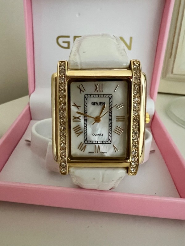 Elegant - Gruen Ladies Watch -NEEDS BATTERY