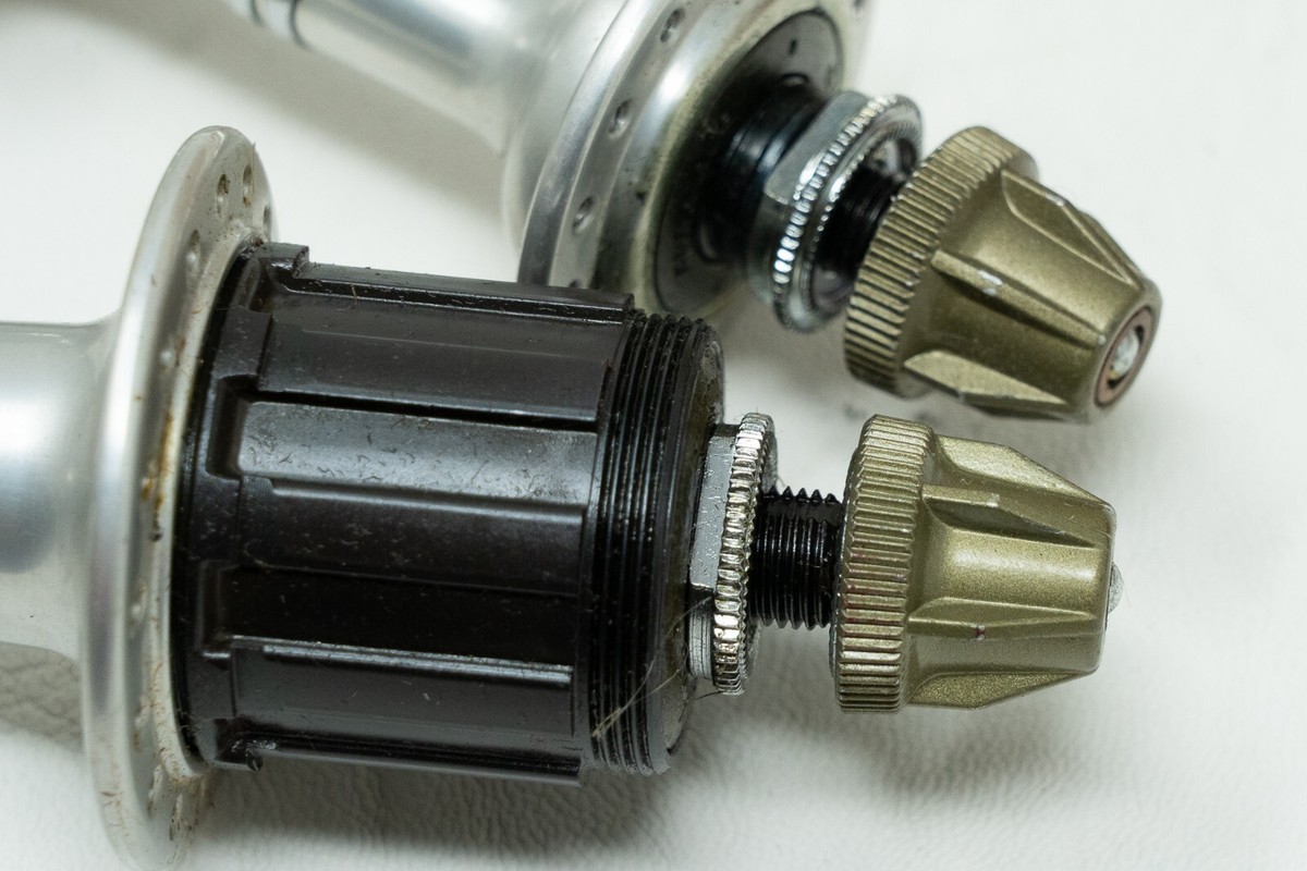NOS SHIMANO DURA ACE 7200 HUBS 32h HOLES VINTAGE 6 SPEED OLD NOS SHIMANO DURA ACE 7200 HUBS 32h HOLES VINTAGE 6 SPEED OLD