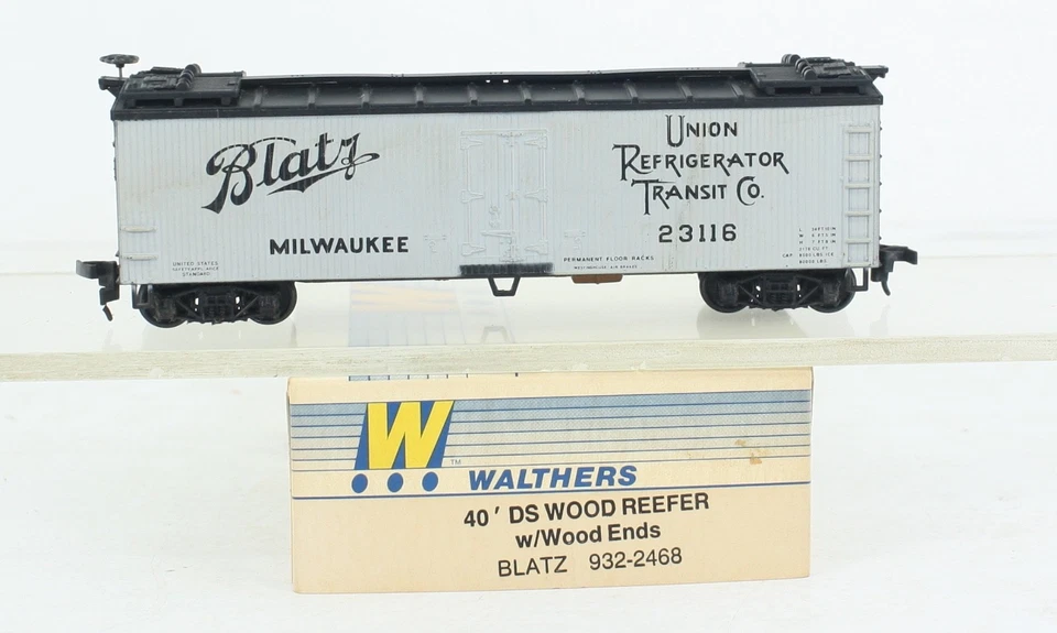HO Walthers 932-2468 Blatz Beer 40’ Billboard Wood Reefer Built Excellent - Image 4 of 4
