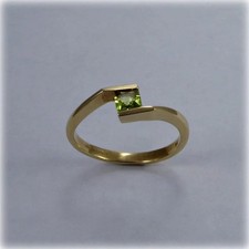 0.75 Ct Princess cut Natural Peridot Solitaire Engagement Ring 14K Yellow Gold
