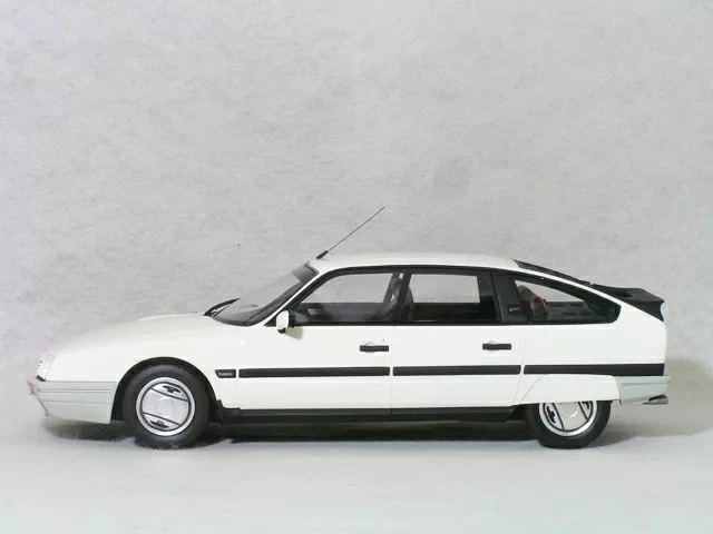 Ottomobile 1/18 Citroen CX 2.5 GTi Turbo 2 Alpine modello in resina bianca - Immagine 3 di 3