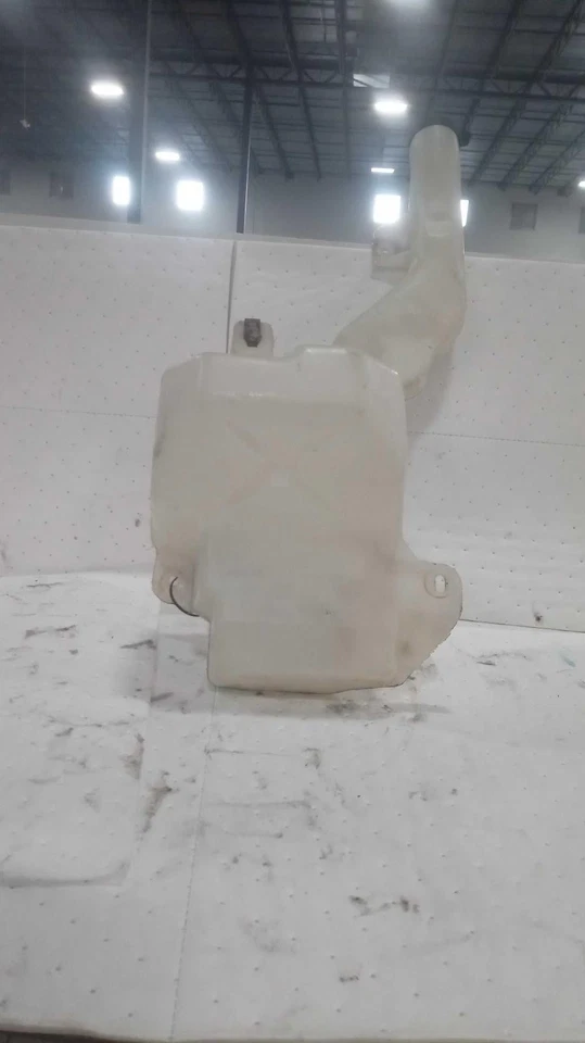 Used Washer Fluid Reservoir fits: 2014 Chevrolet Silverado 1500 pickup Grade A - Image 2 of 4