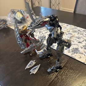 Bionicle Toa Lhikan & Kikanalo 8811 Complete Figures no book / box READ