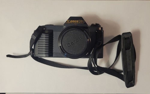 Vintage Canon T50 35mm SLR Film Camera w/ Canon FD 50mm