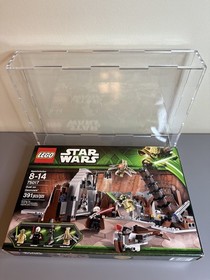 LEGO Star Wars: Duel On Geonosis (75017) new sealed with acrylic case