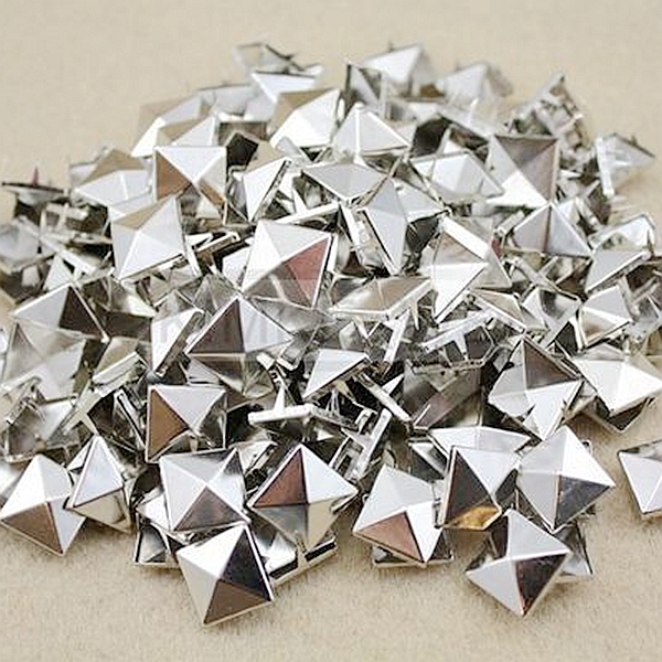 100 x Metal pyramid silver studs 15mm stud Rivet Punk spike spots