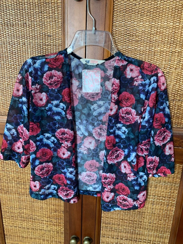 2 Girls’ Shrugs : H &M blue Floral (8-10 years) + Cherokee Sheer Cream 7- 8 year - Изображение 2 из 4