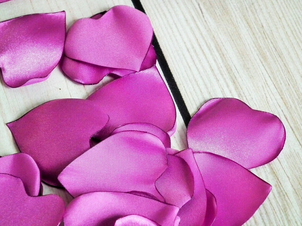 Heart shaped radiant orchid satin rose petals, 100 ct artificial purple petals - Image 2 of 4