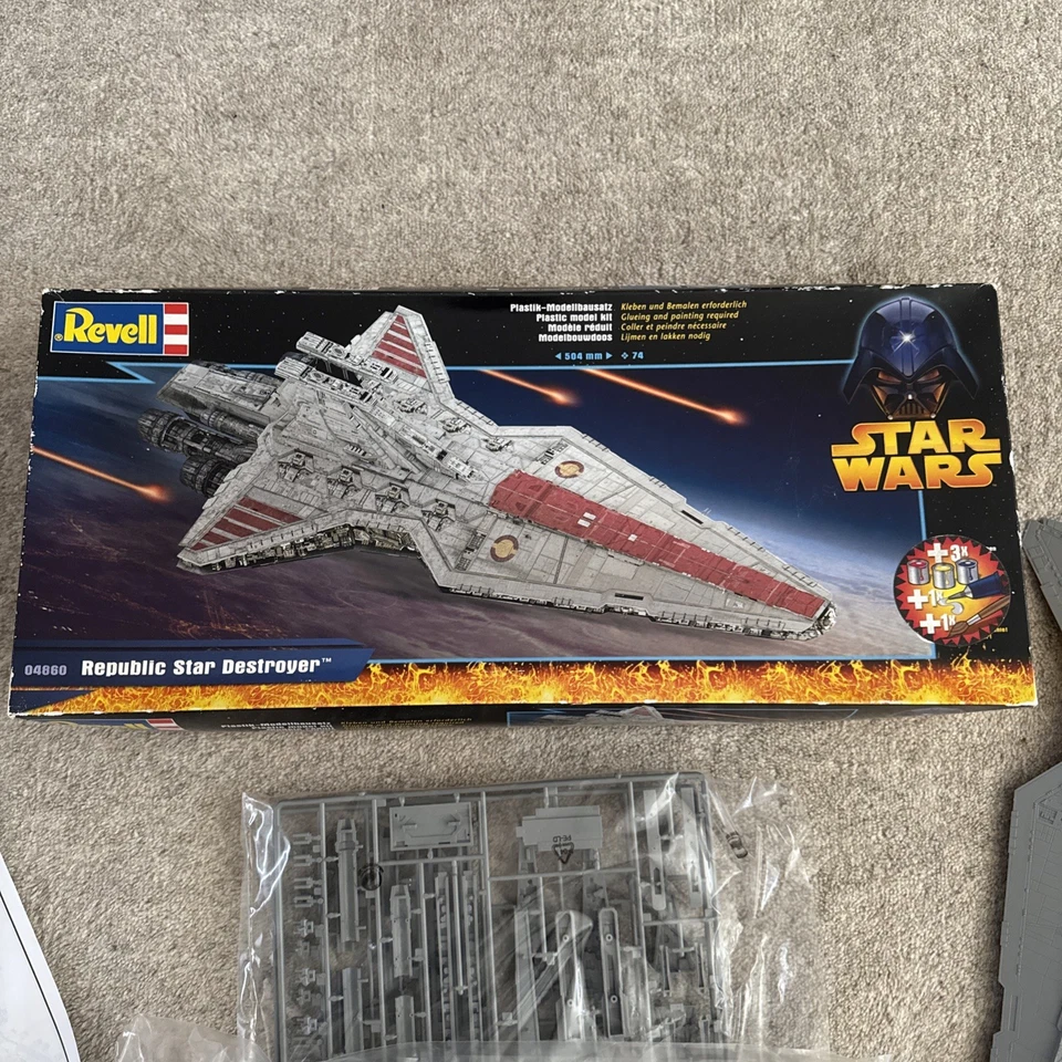 RARE REVELL 04860 STAR WARS REPUBLIC STAR DESTROYER PLASTIC MODEL KIT - Image 2 of 4