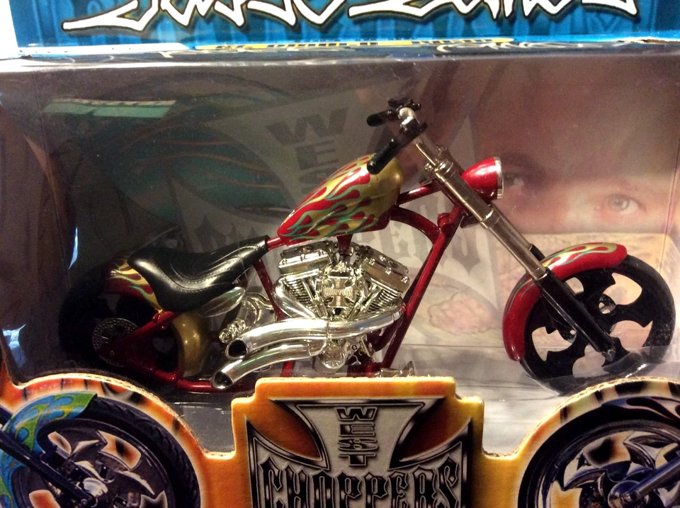 2003 JESSE JAMES EL DIABLO RIGID MUSCLE MACHINES DIE CAST 1:18 SCALE JJ04-18-08 - Image 3 of 4