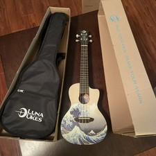 Luna Model Great Wave Graphic Acoustic Ukulele with Gig Bag Box