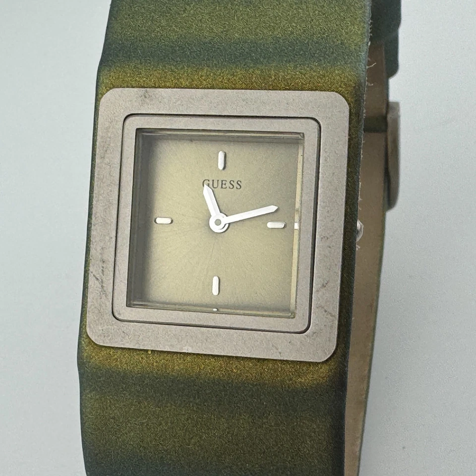 Guess Reloj de Cuarzo Mujer Plata Rectángulo Verde Cuero Puño Analógico Batería Nueva Foto 2 de 4