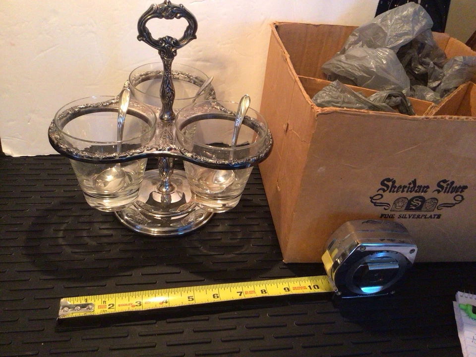 Vtg Ornate Sheridan Silver  Condiment Set,Dishes, Spoons,org Box Damaged. - Image 2 of 4