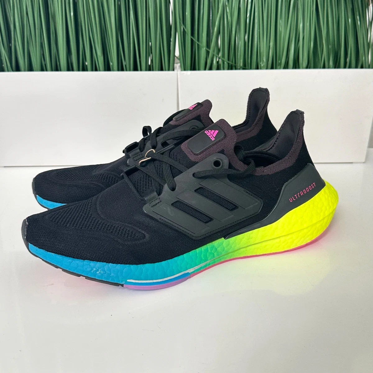Adidas Ultraboost 22 Black with Neon Accents adidas Ultraboost 22: Tested Review | REI Expert Advice main image 4