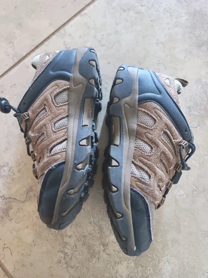 Hiking Shoes Brown Low Rise Boy Or Girl Size 2Y - Image 3 of 4