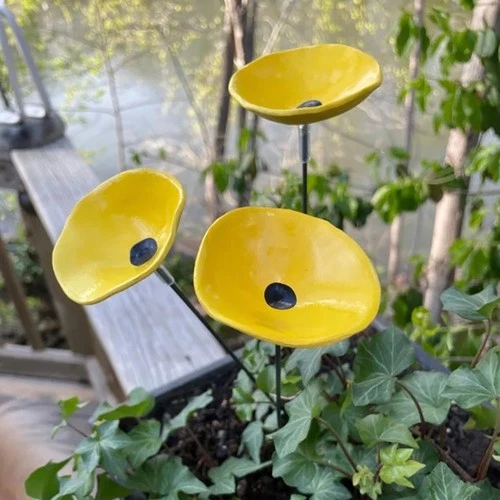 Quick Acting Adaptable Easy to Install Mini Poppy Flower Stakes Bee Cup Ornament - Picture 5 of 15