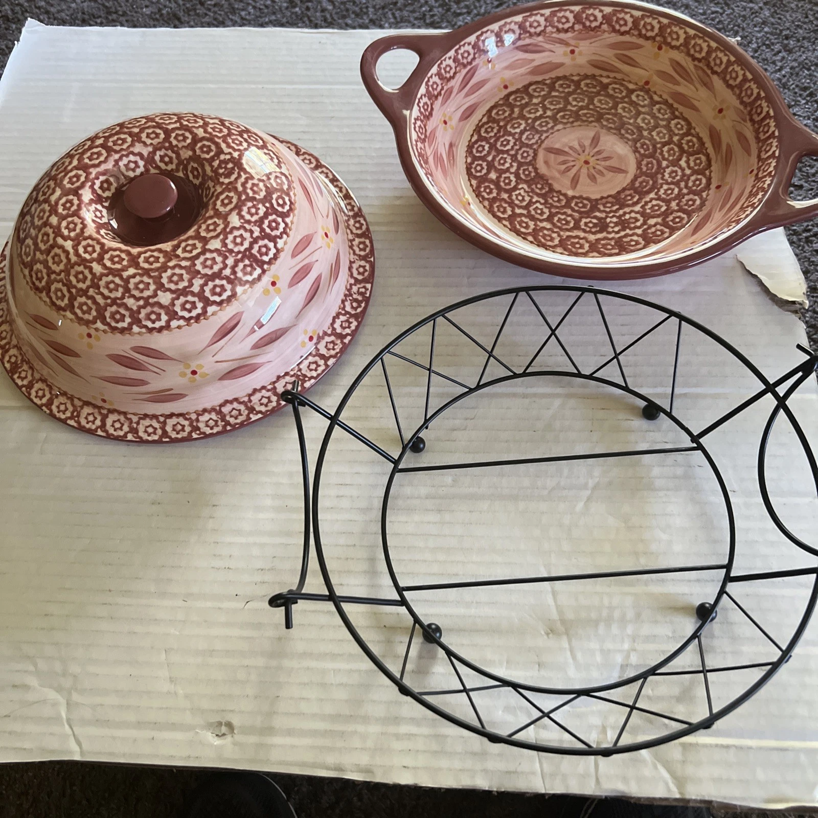 Temptations by Tara 1.1 Quart 3 Piece Casserole/Pie Dish, Lid And Rack Cranberry