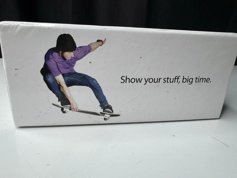 General Imaging PJ205 IPICO Hand-Held LED Projector for iPod & iPhone Open Box - Image 3 of 4