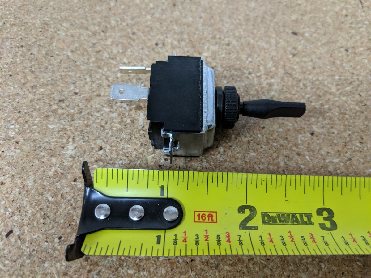 Toggle Switch for Freightliner FLD Class. S-20676 Ref. CTH