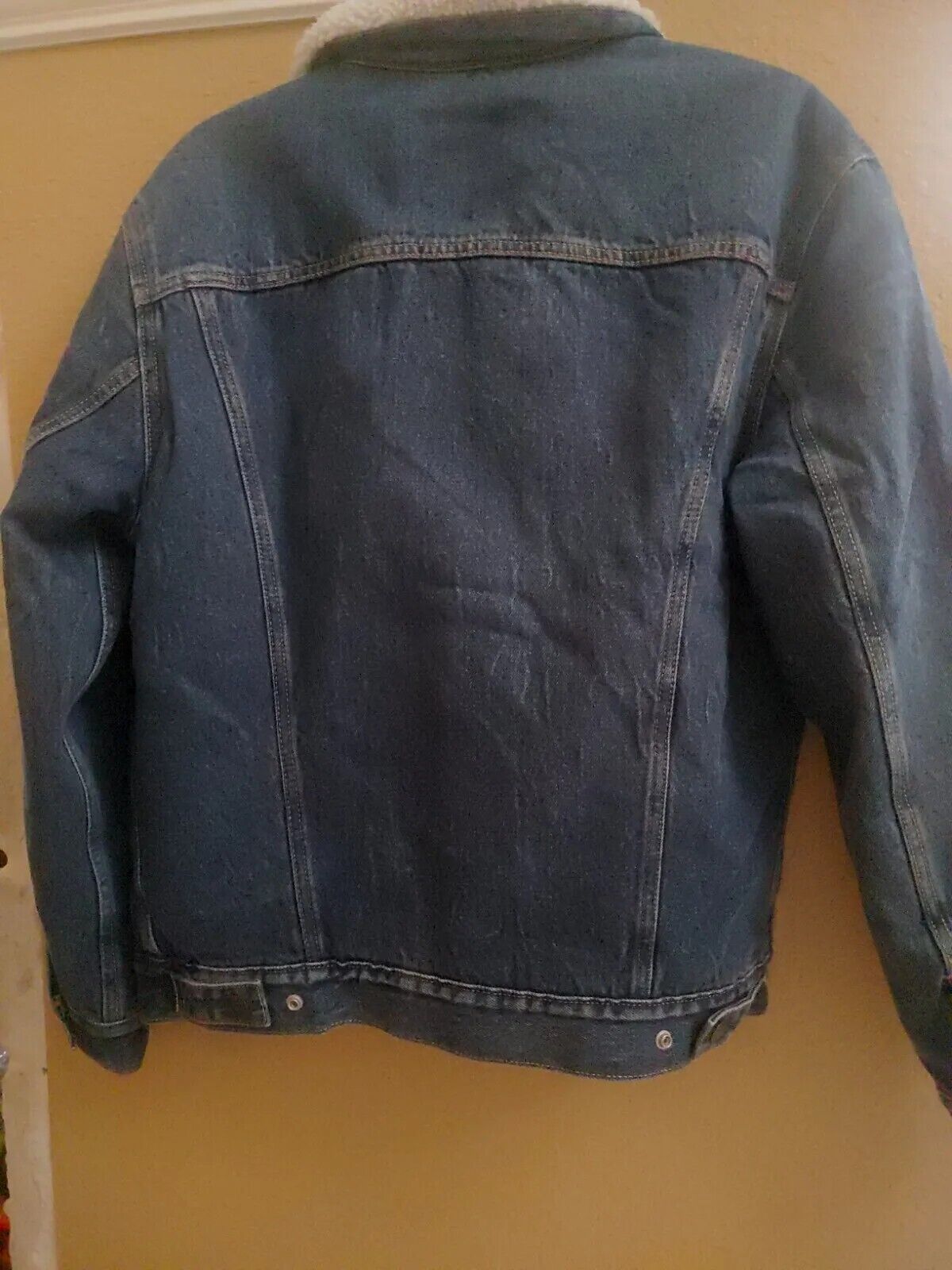 Picture 4 of 24