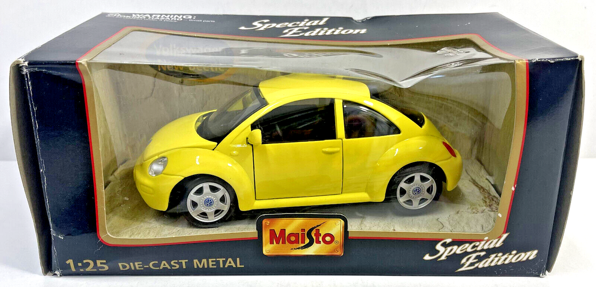 Maisto Special Edition 1:25 Die-Cast Metal Car Collectible