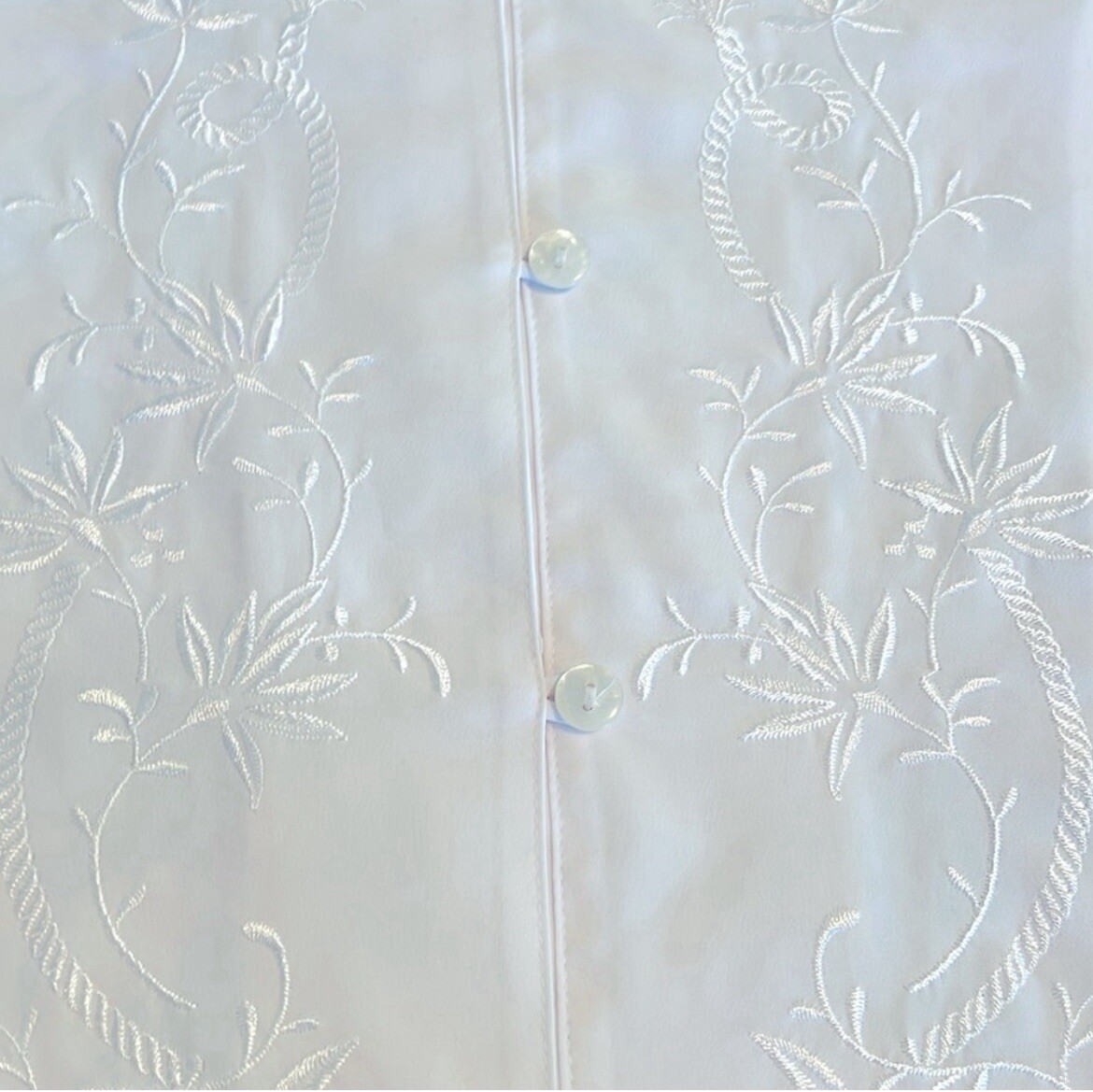 Appàrenza White Button Down Embroiled Blouse, Siz… - image 3