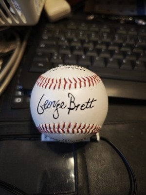 Signierter Baseball   George Brett (Hall of Famer)   Autogramm
