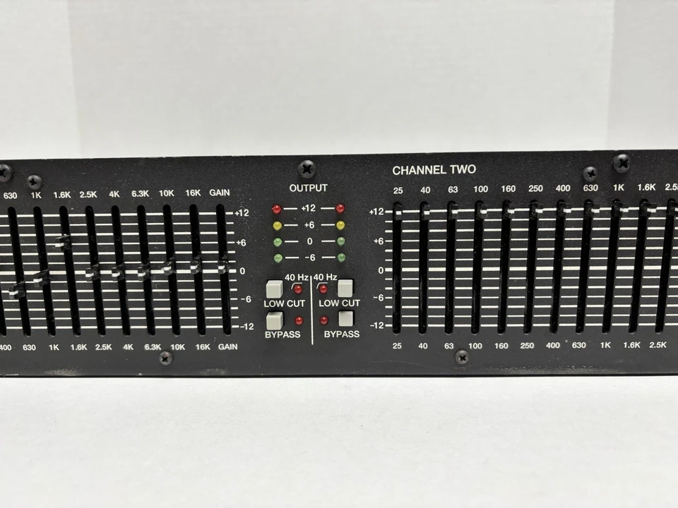 Peavey Q215 Stereo Graphic Equalizer, TESTED- 2 Channel 1/4” Rack Mount EQ 215 - Image 3 of 4