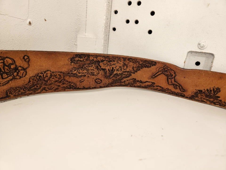 Vintage Old Tooled Leather Belt SCUBA DIVER Fish Coral Pattern No Buckle 28" - Image 4 of 4