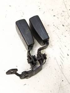 Volkswagen Golf VII 2017 Hinten Gurtschloss hinten Mitte 8V0857739A TAJ23966