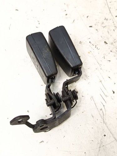 Volkswagen Golf VII 2017 Hinten Gurtschloss hinten Mitte 8V0857739A TAJ23966