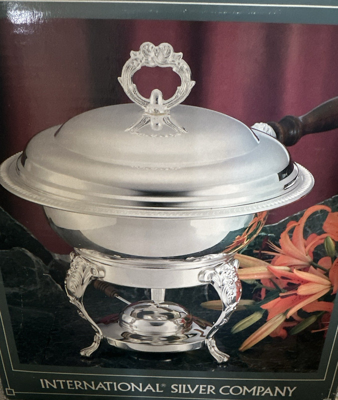 International Silver Company Round Chafing Dish w/ Lid Handles Stand