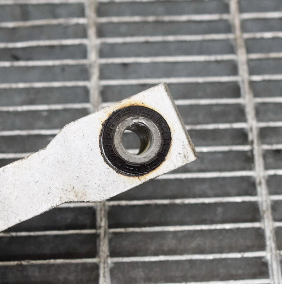 CITROEN C4 Picasso Mk2 1.6 BlueHDi 88kW Gearbox Mount 9805734780 2015 - Image 4 of 4