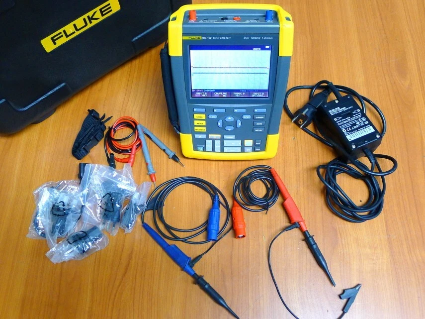 Fluke 190-102 Scopemeter Digital Oscilloscope, MultiMeter  100MHz, 2CH, 1.25GS/s - Image 2 of 4