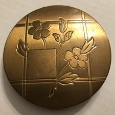 Vintage GOLDTONED BRASS POWDER COMPACT - ROUND FLORAL with Puff & Powder USA V07