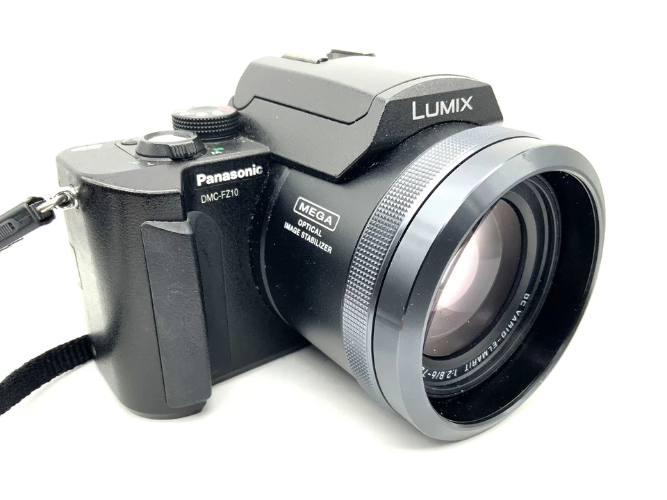 Panasonic Lumix DMC-FZ10 Leica DC Vario Elmarit 1:2.8/6-72 ASPH 12x Optical Zoom, Foto 1 von 5