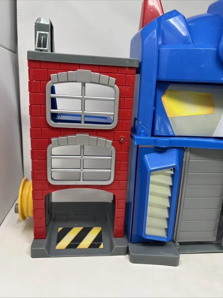 2010 Transformers Rescue Bots Optimus Prime Fire Station w/Lights & Sounds Works - Image 3 of 4