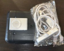 Apple iPod Shuffle 2nd Generation A1204 1GB Silver w/ OEM Charging Dock Tested