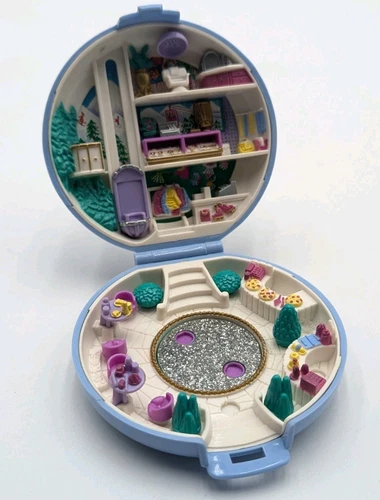 1989 Bluebird Polly Pocket Polly's Ice Skating Party Compact Playset Only