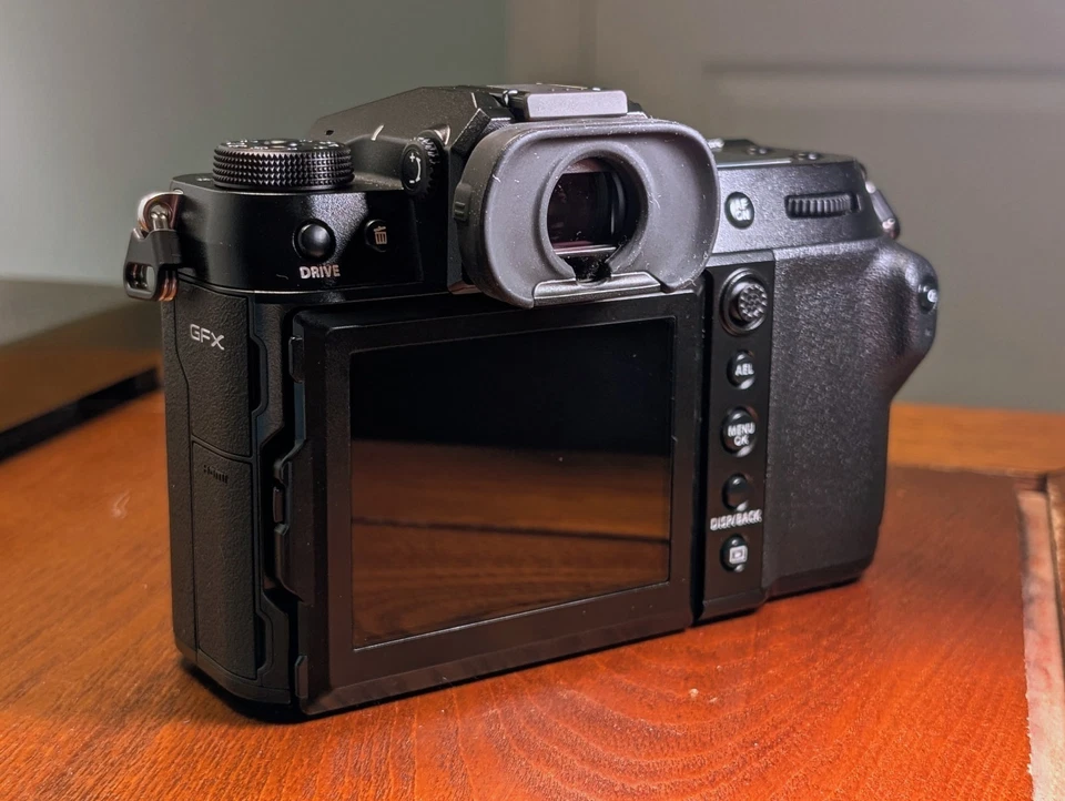 FUJIFILM GFX 100S Medium Format Mirrorless Camera + EXTRA OEM BATTERY - Image 2 of 4