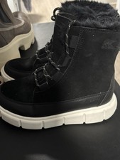 Sorel Youth Size 2 Boots Waterproof Winter Snow