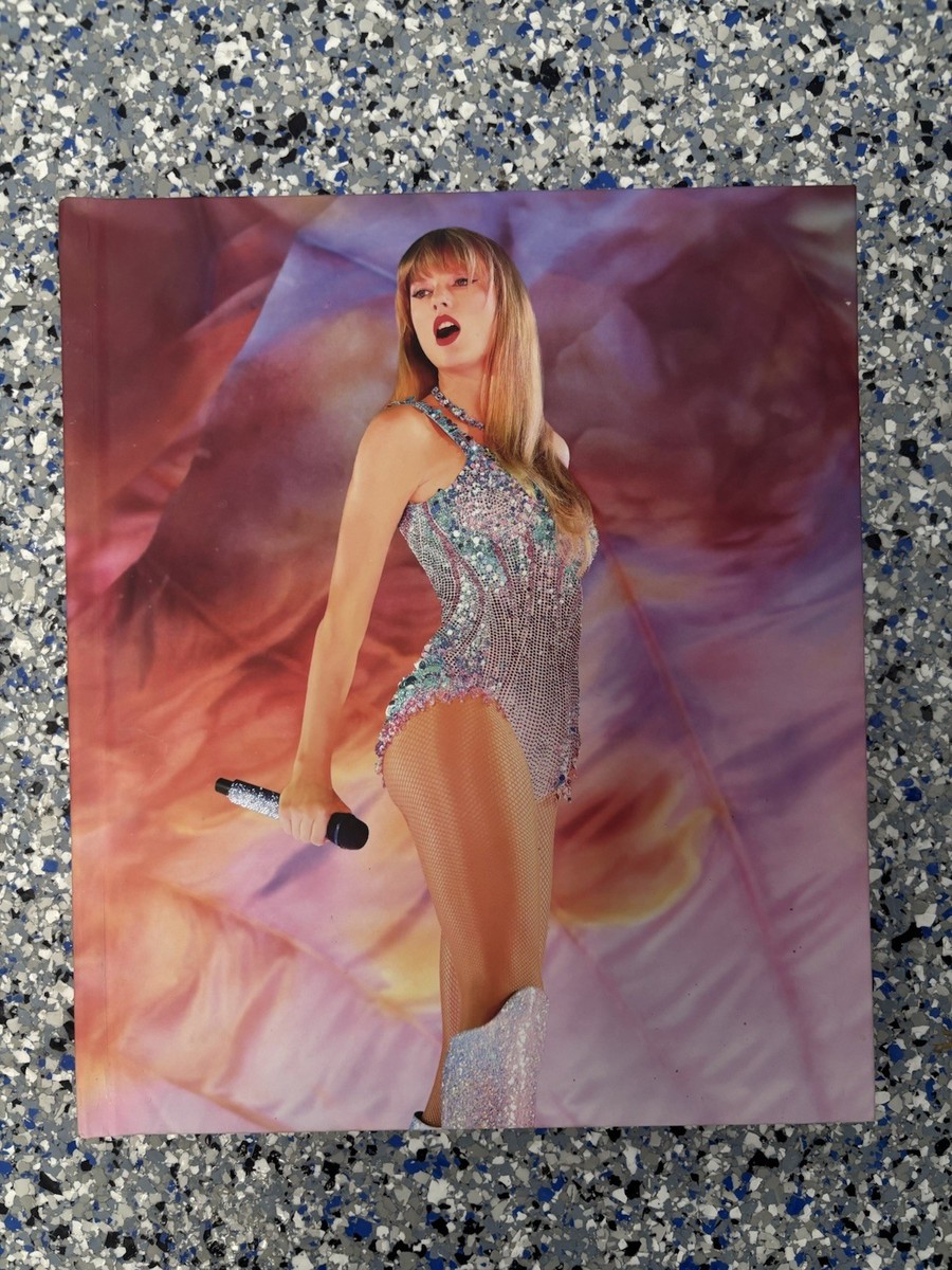 The Official Taylor Swift | The Eras Tour Book a 256-page