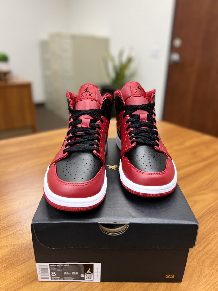 シューズ(男性用) Nike Air Jordan 1 Mid \"Reverse Bred Nike Air Jordan 1 Mid Reverse Bred Black Red Shoes GS 554725